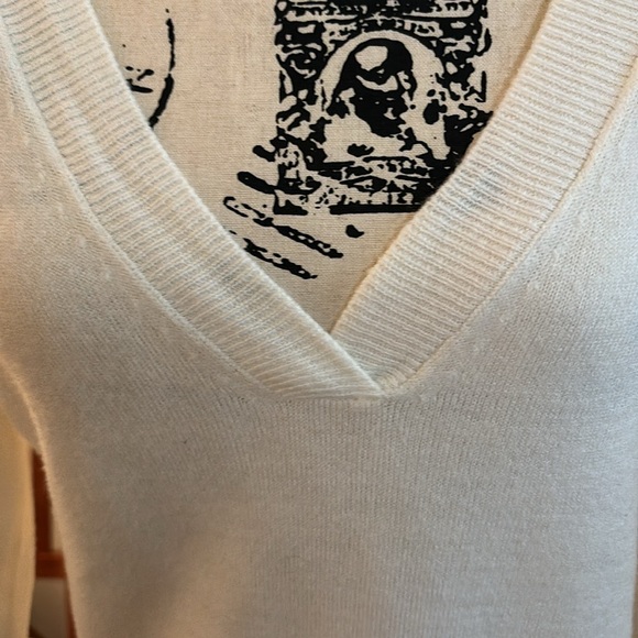 New York & Company White V-neck sweater Tunic Spring Summer Size M Medium - Picture 2 of 7